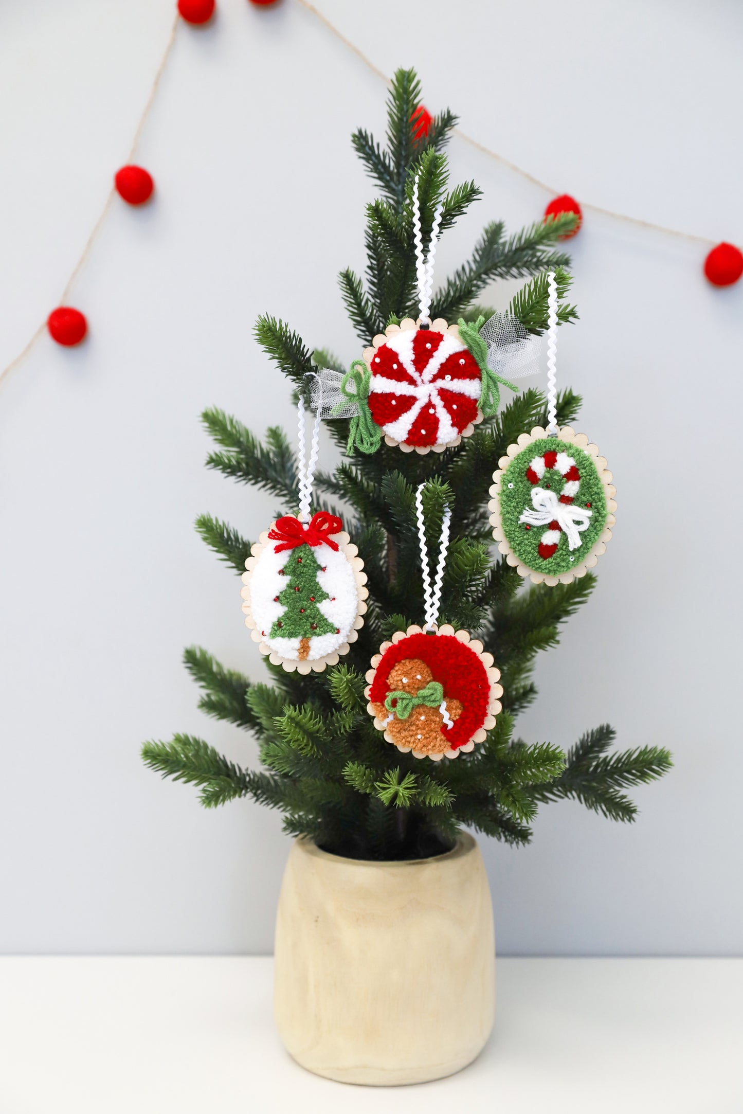Punch Needle Kit - Cozy Christmas Ornaments