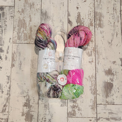Twisted Caster - Wonderland Triangle Scarf Kit