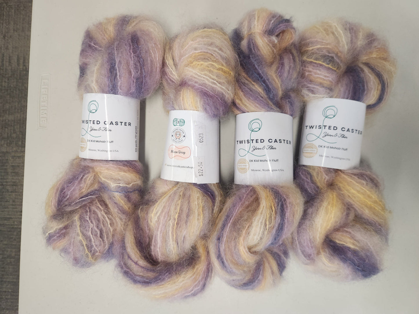 Twisted Caster - Kid Mohair Fluff - Moon Drop
