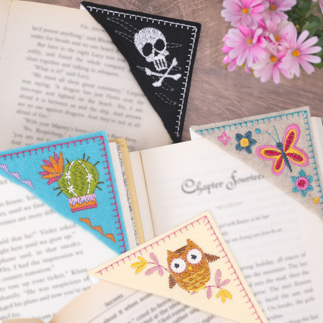 Charming Corner Bookmarks USB