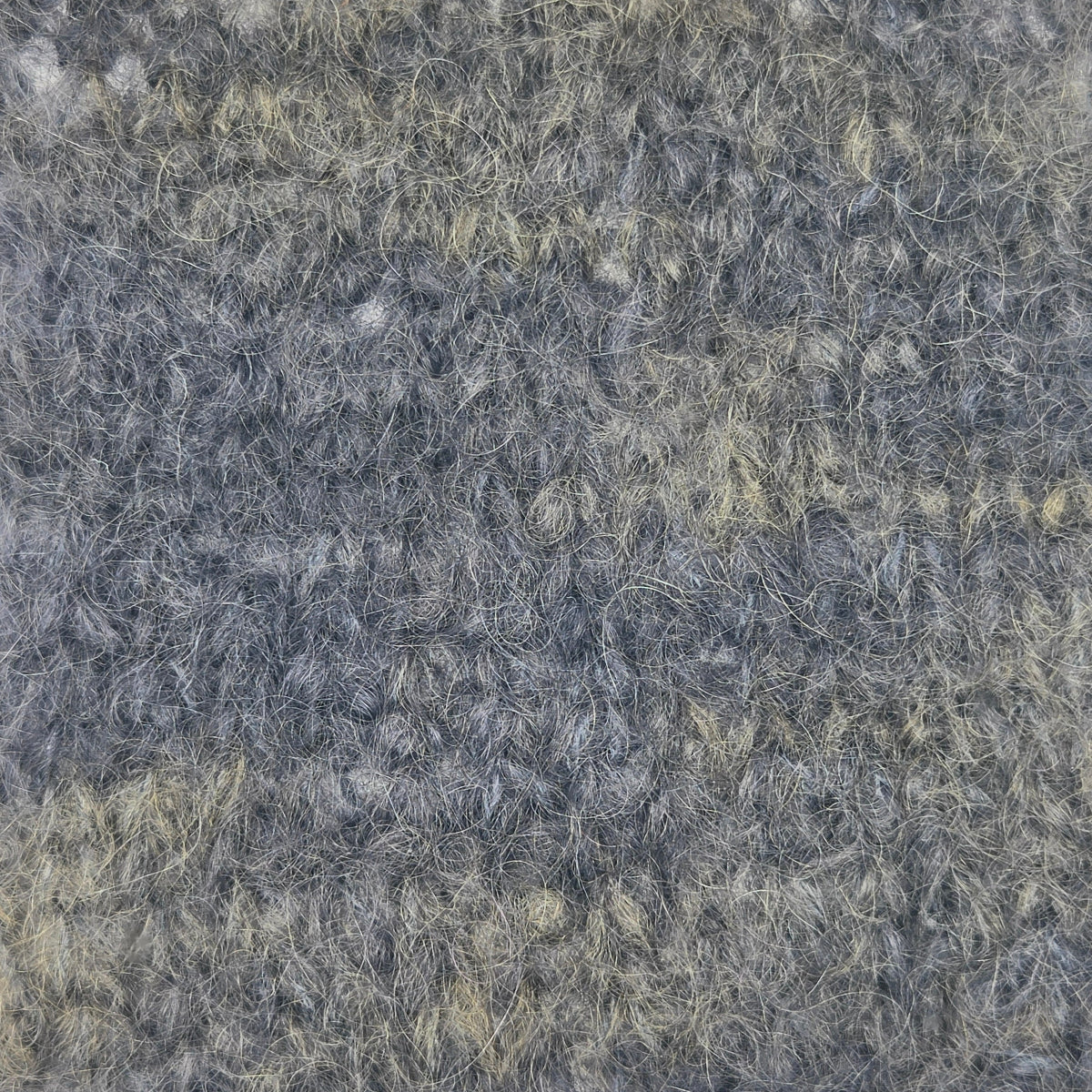 Twisted Caster - Kid Mohair Fluff Iron Throne