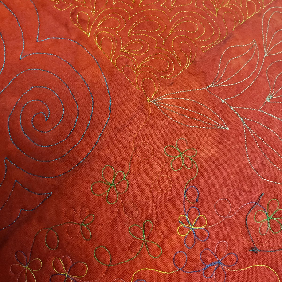 Red_pillow_close_up_2.jpg