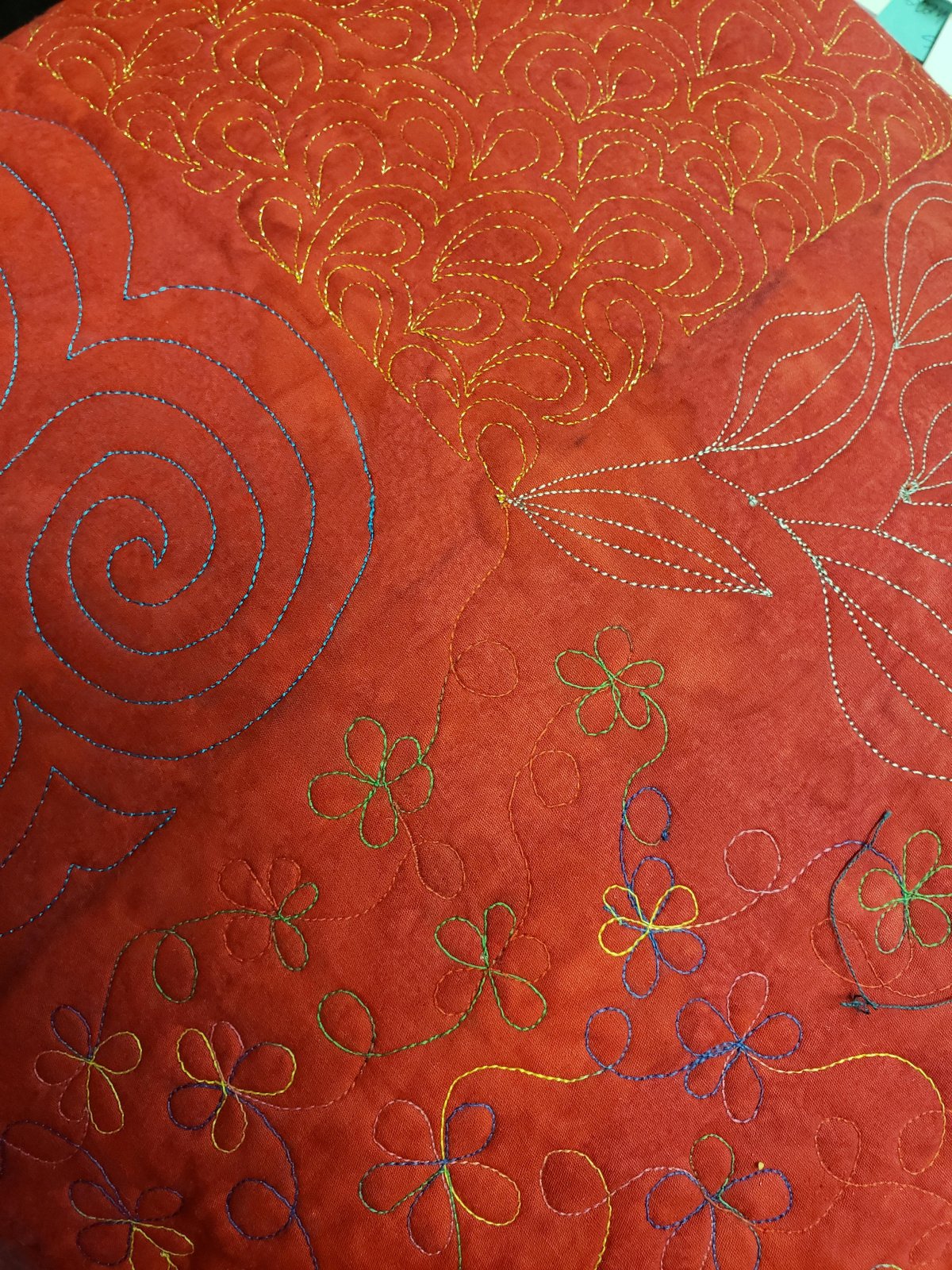 Red_pillow_close_up_2.jpg