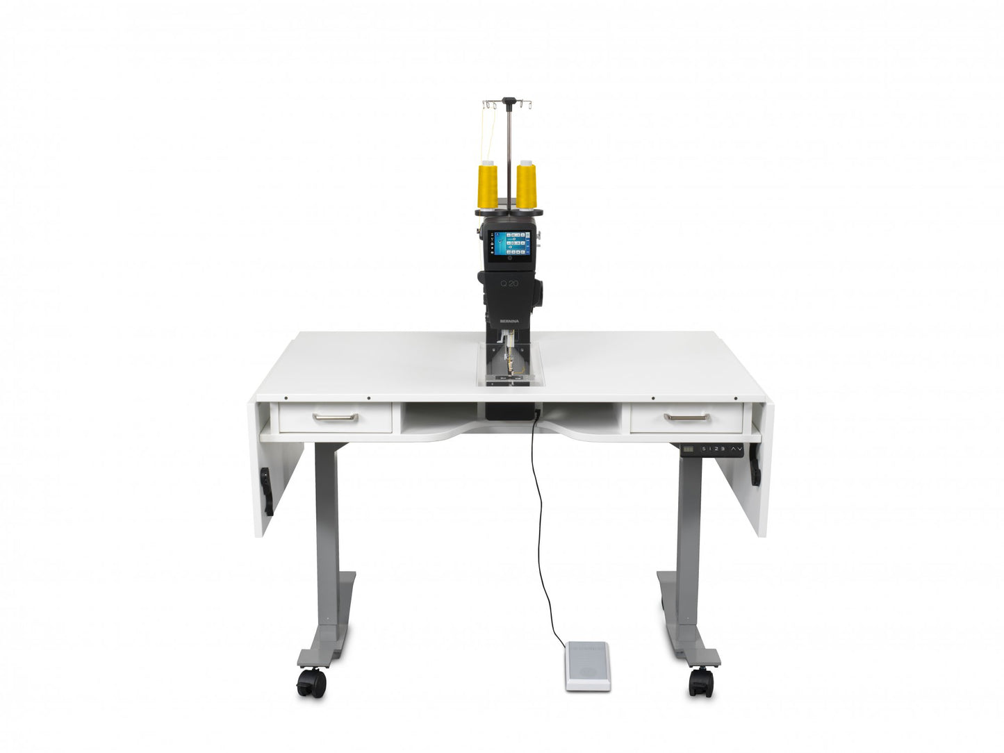 BERNINA Q 16 Plus with Lift Table by Horn