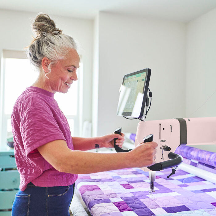 Handi Quilter - Amara 20 - SE Pink - 10" Studio 3 Frame