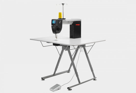 BERNINA Q 16 Plus w/ Adjustable Foldable Table